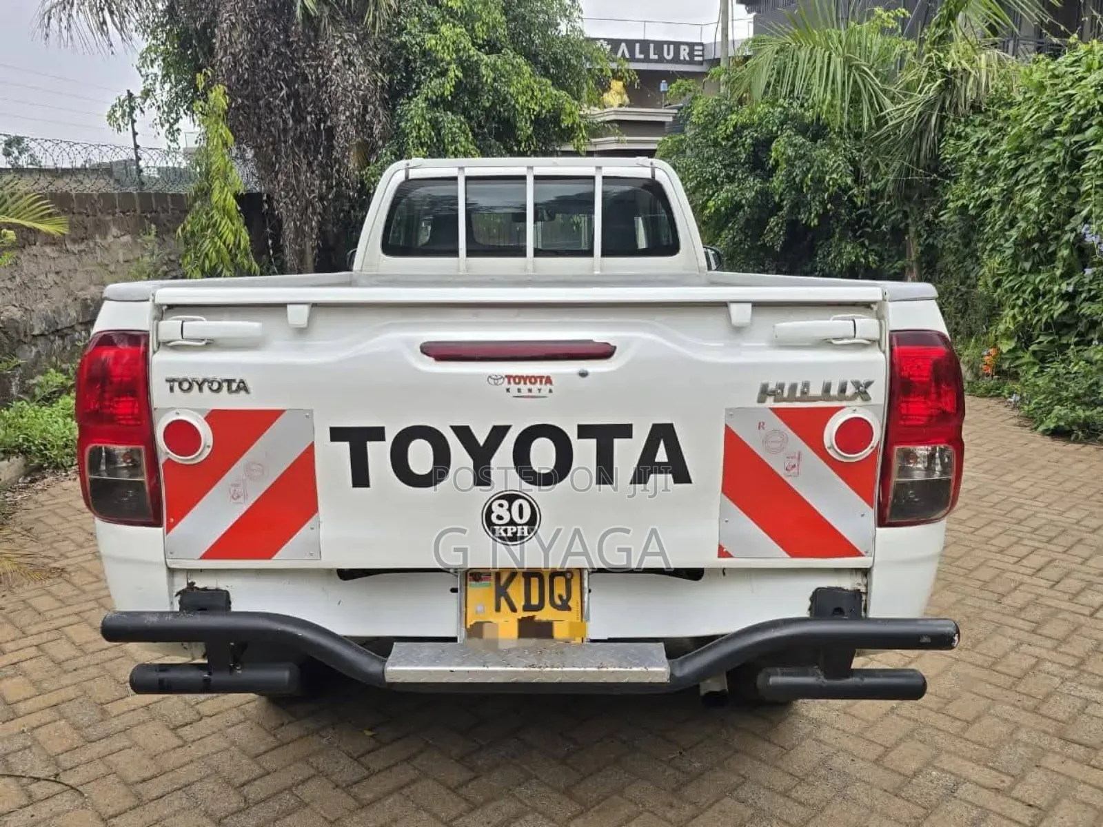 Toyota Hilux 2024 White