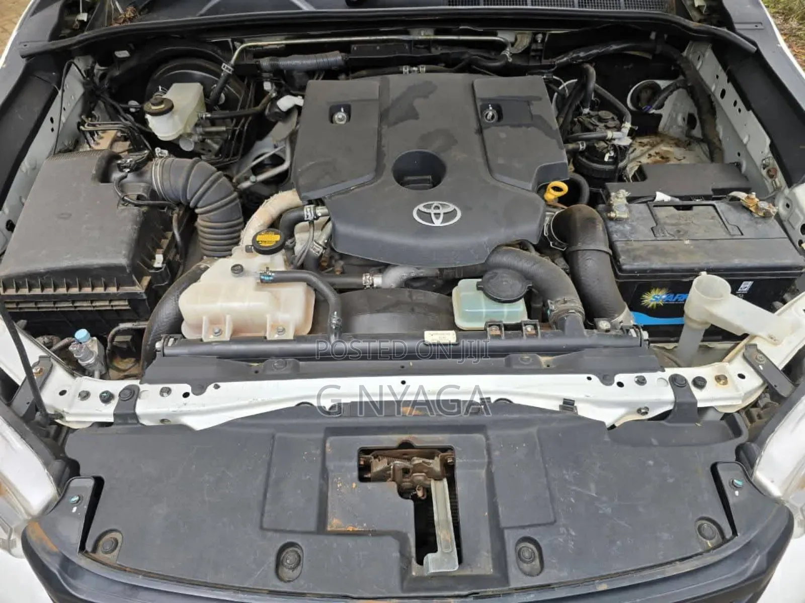 Toyota Hilux 2024 White