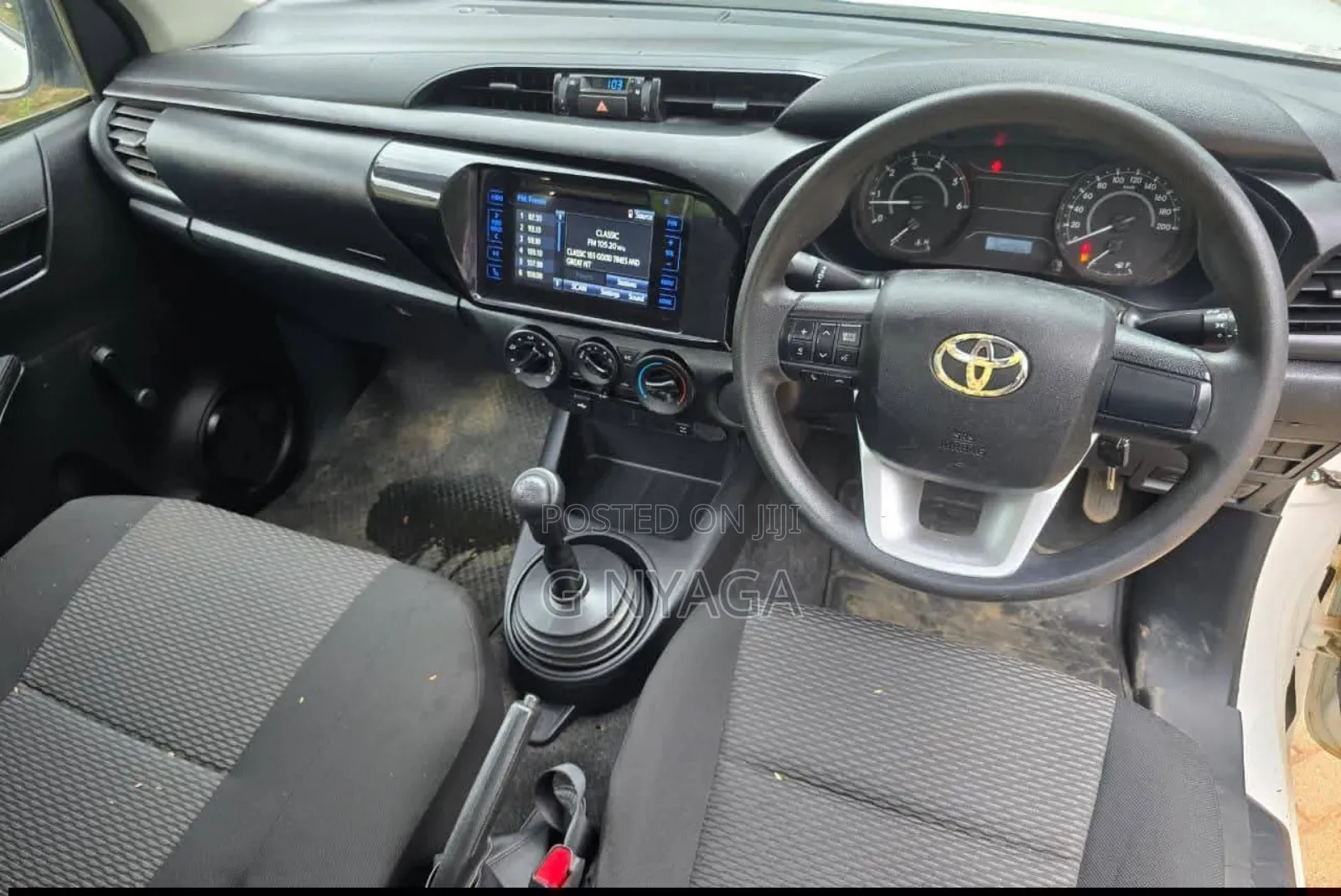 Toyota Hilux 2024 White