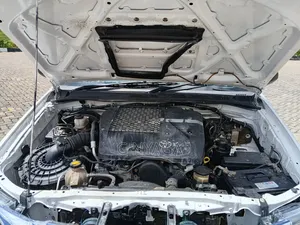 Toyota Hilux 2013 White