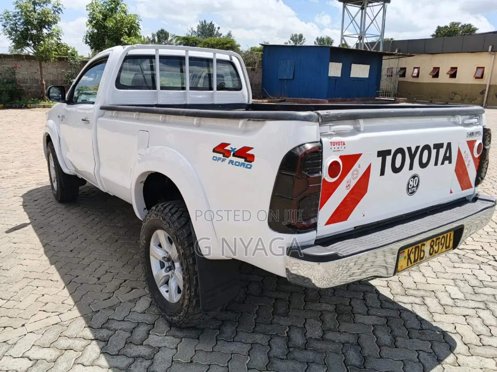 Toyota Hilux 2013 White
