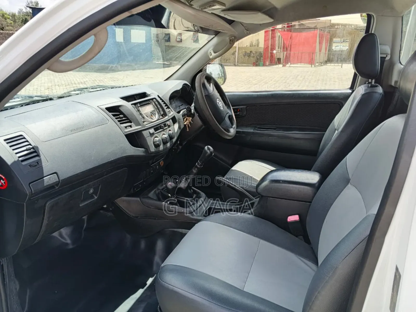 Toyota Hilux 2013 White