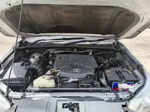 Toyota Hilux 2023 Silver