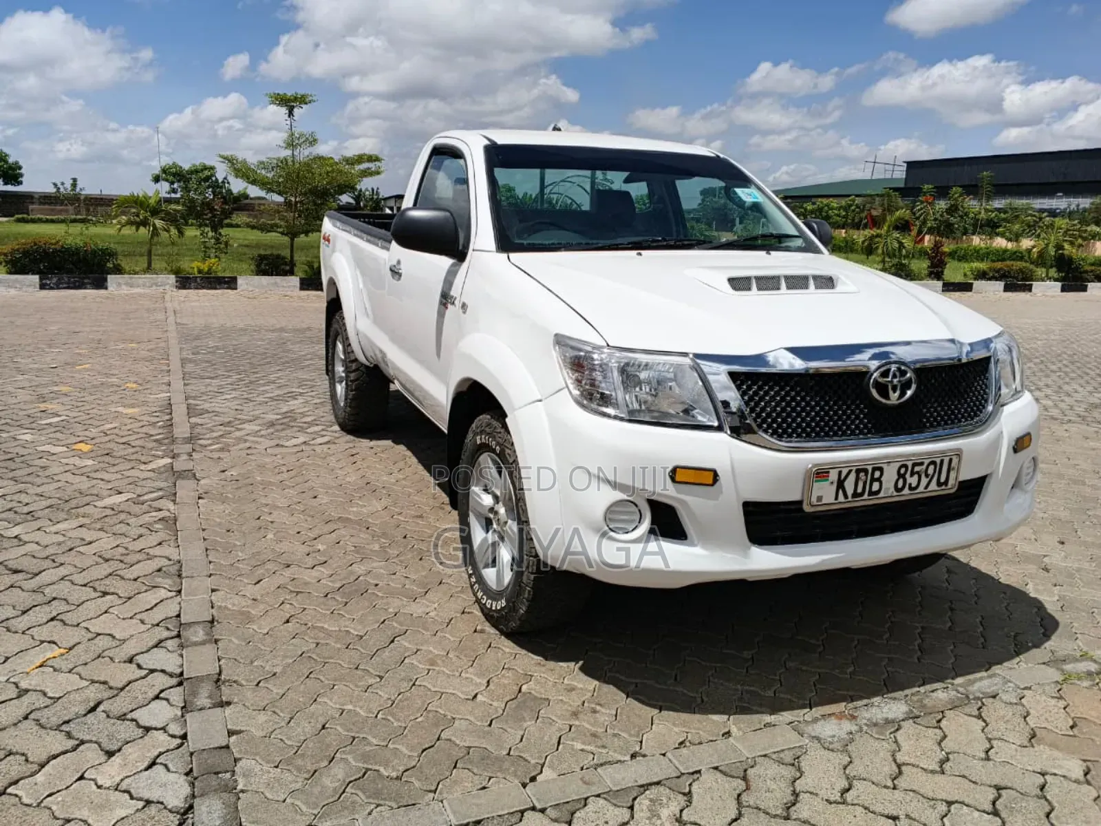Toyota Hilux 2013 White