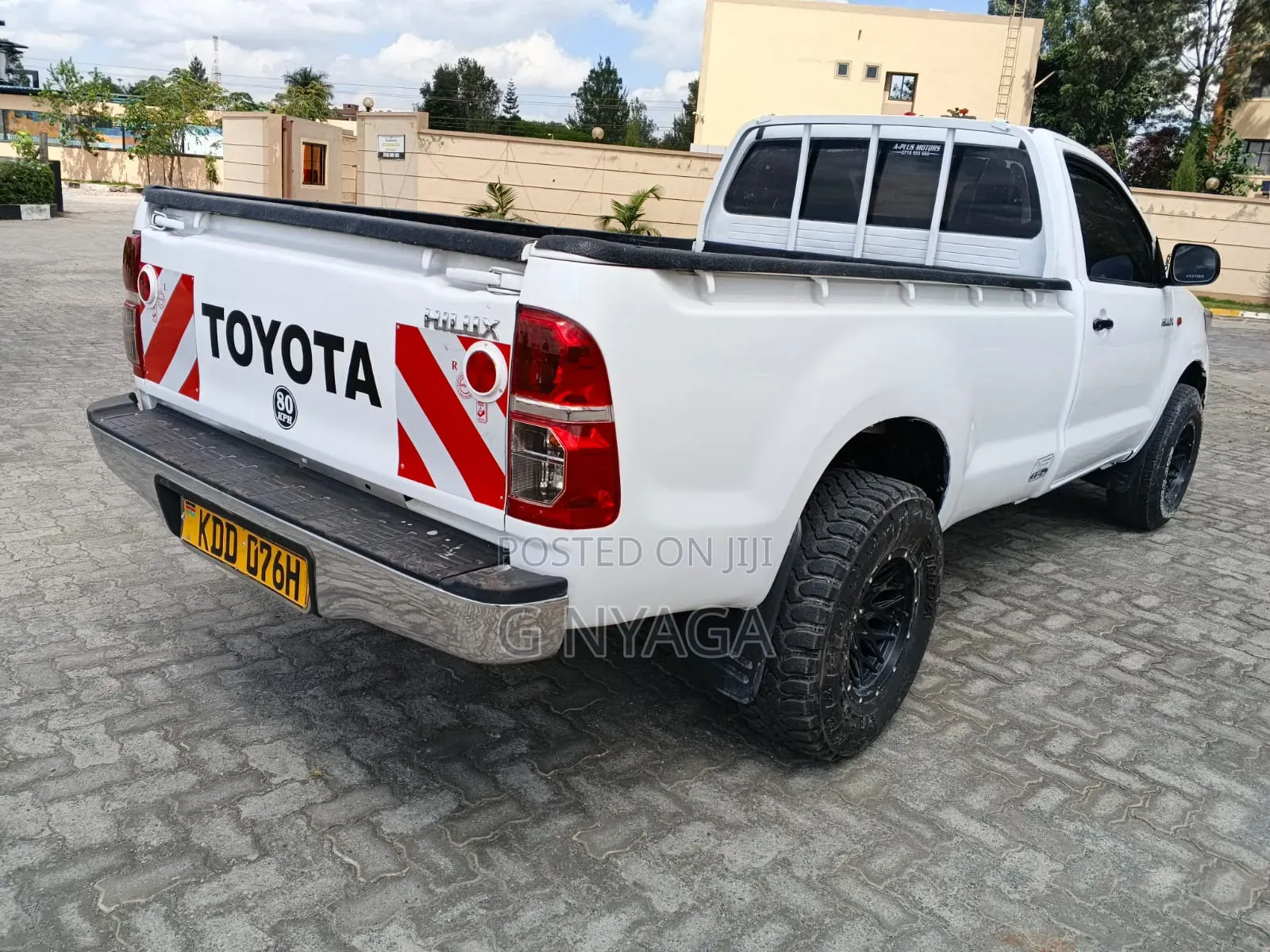 Toyota Hilux 2013 White