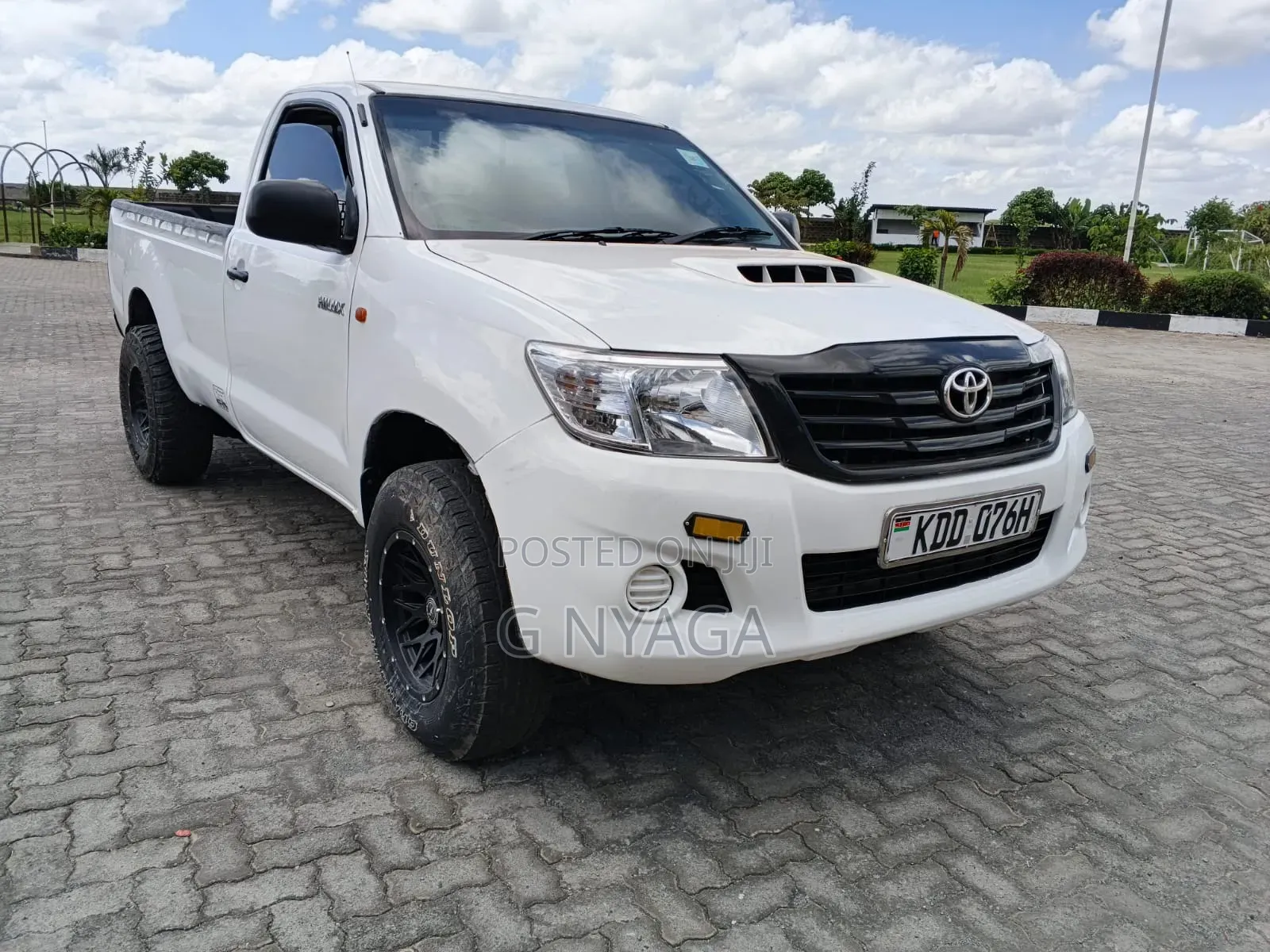 Toyota Hilux 2013 White