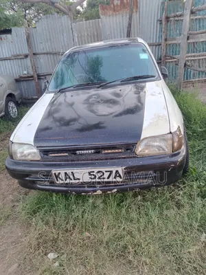 Toyota Vitz 2000 White