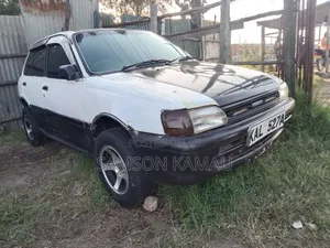 Toyota Vitz 2000 White
