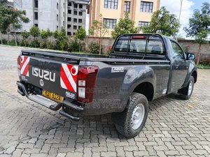 Isuzu D-MAX 2025 Burgundy