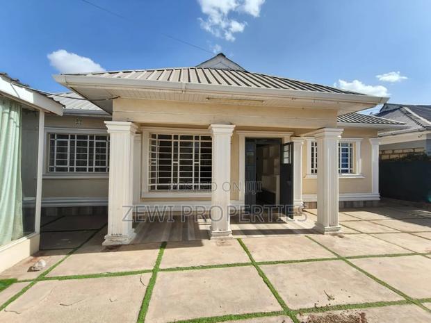 3bdrm Bungalow in Kandisi for sale - main view