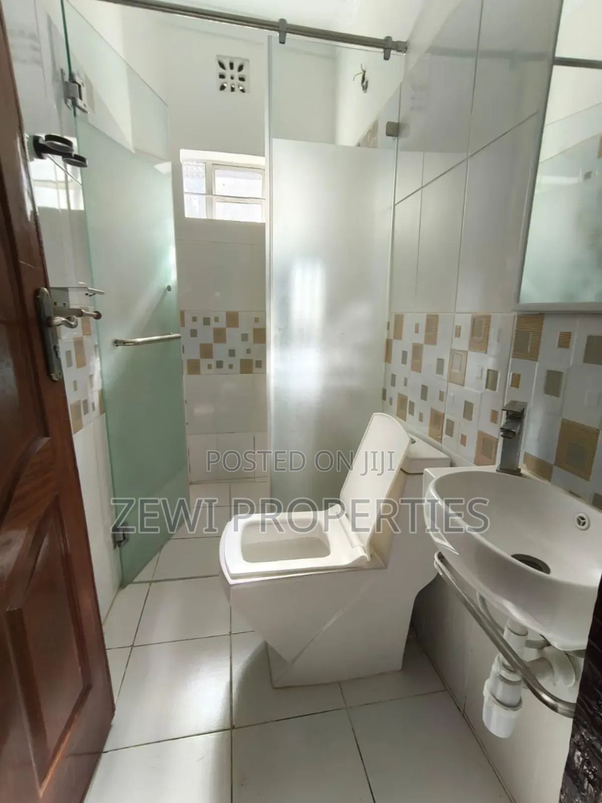 3bdrm Bungalow in Kandisi for sale