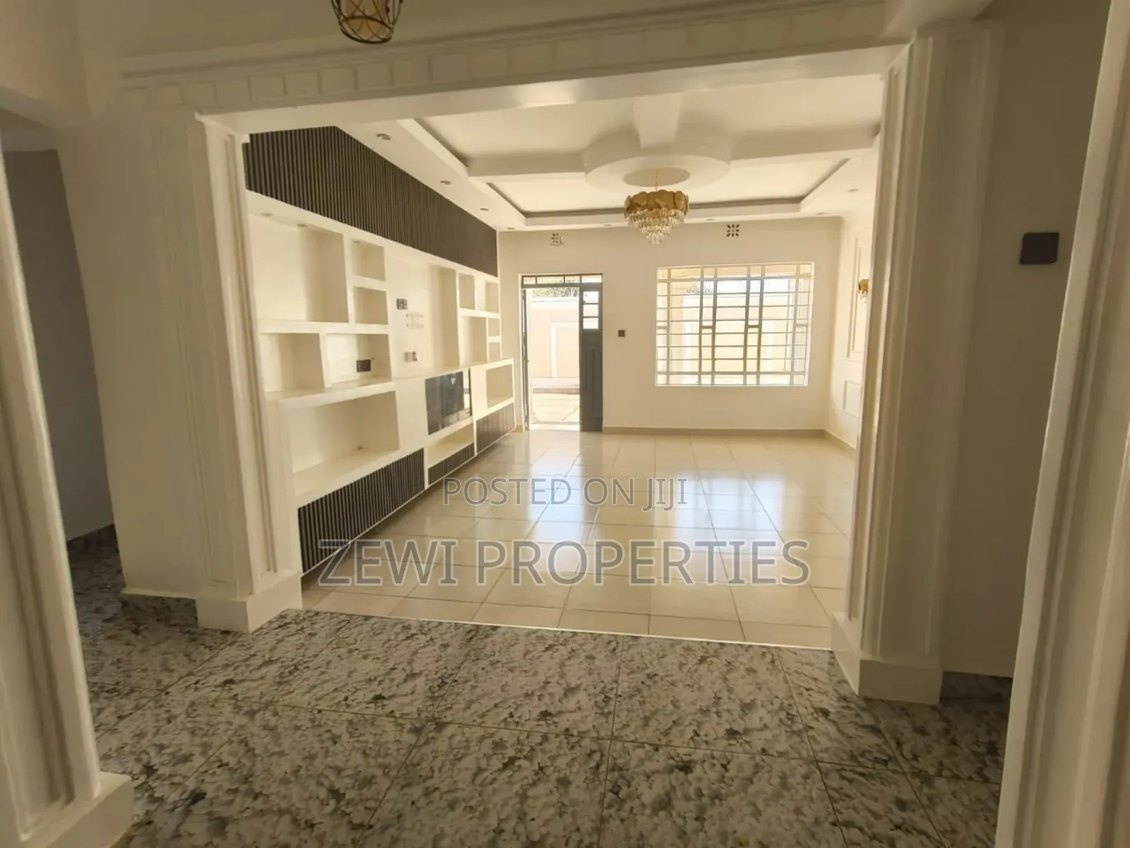 3bdrm Bungalow in Kandisi for sale