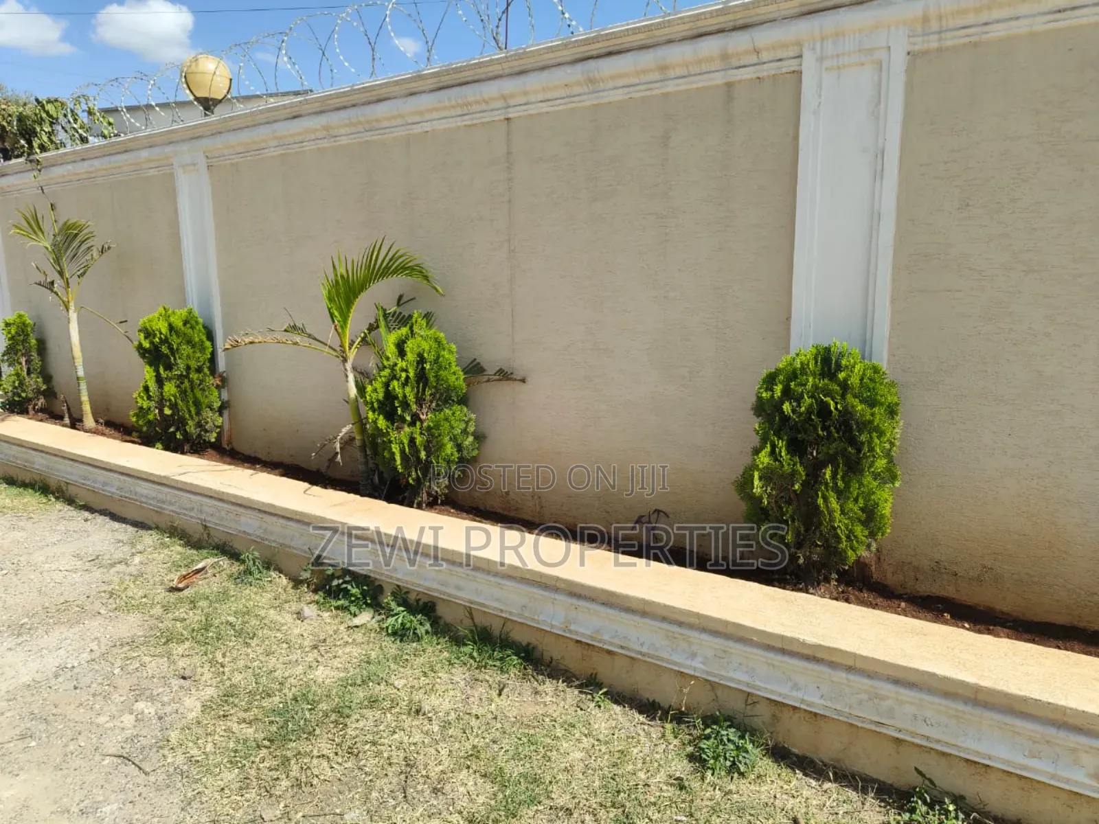 3bdrm Bungalow in Kandisi for sale