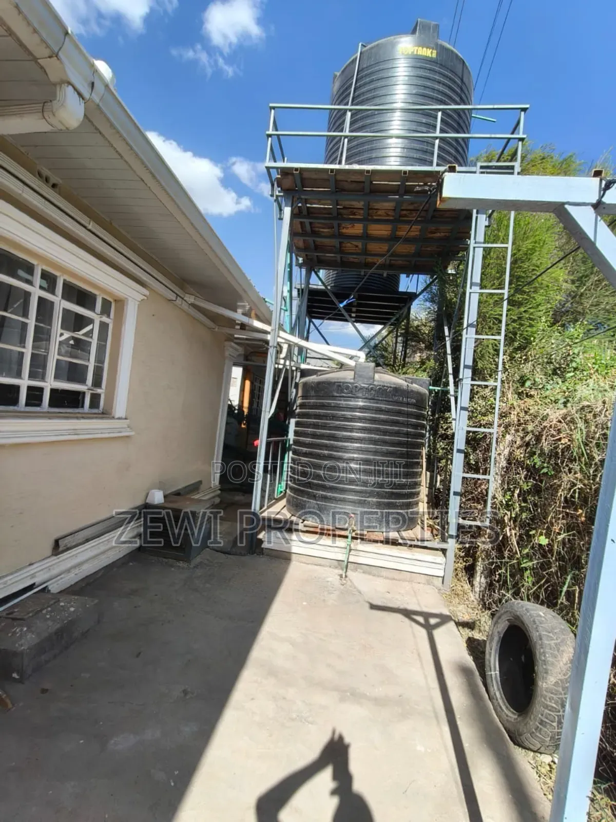 3bdrm Bungalow in Kandisi for sale