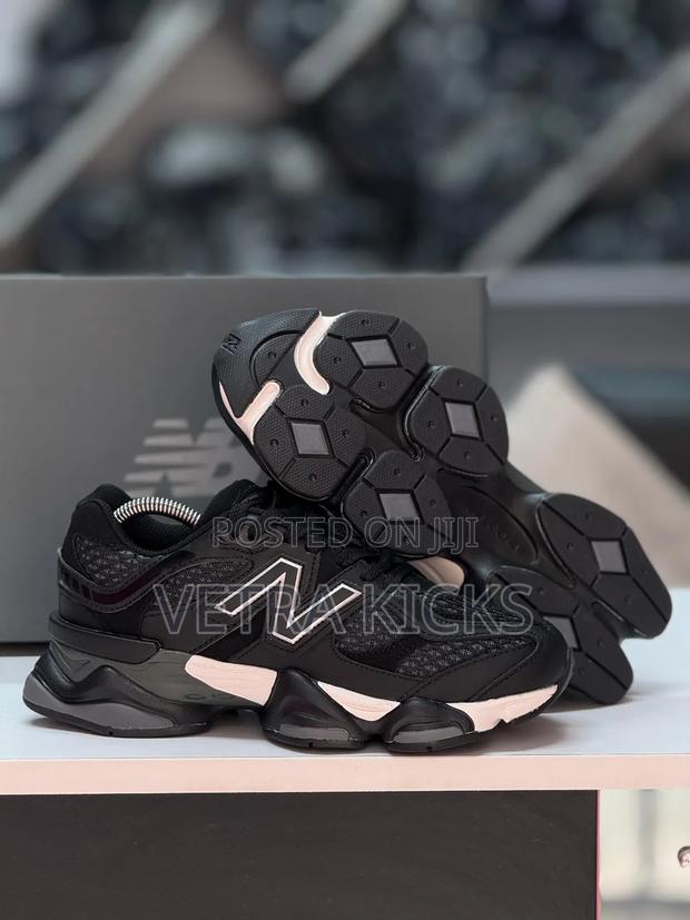 New Balance 9060 Black Silver – Trendy Chunky Sneakers - thumbnail 2
