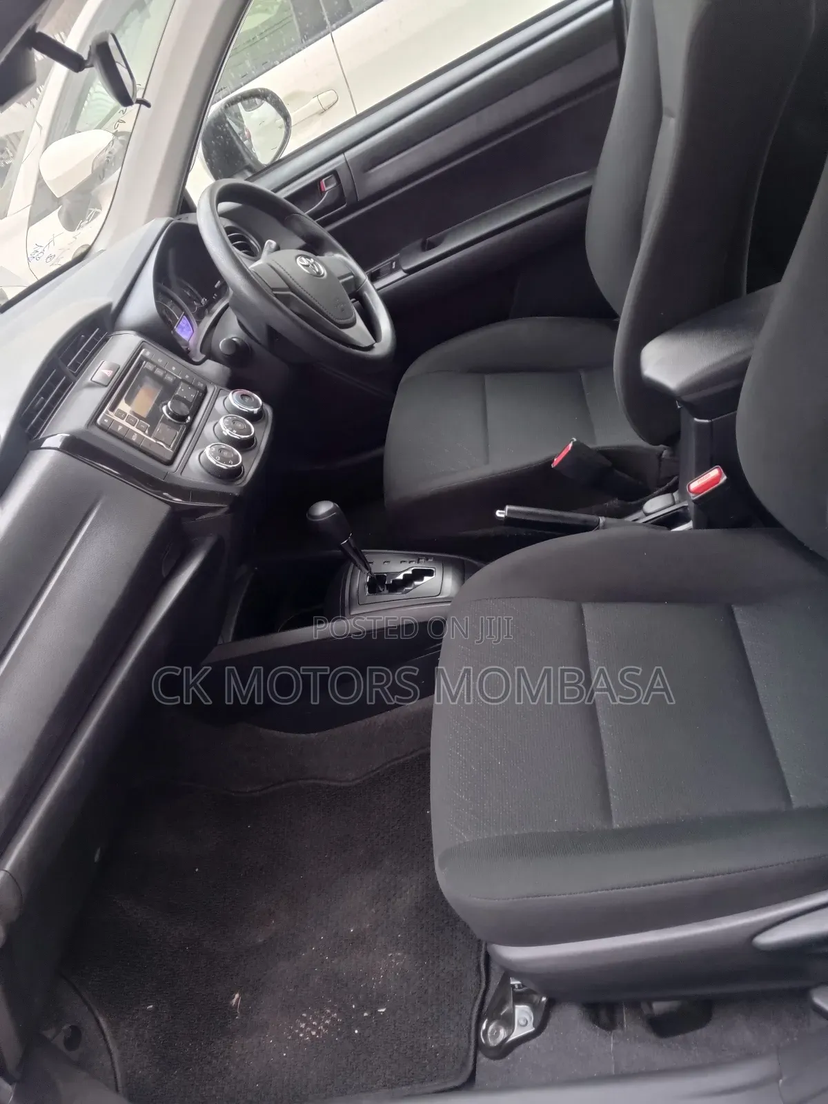 Toyota Axio 2019 Silver