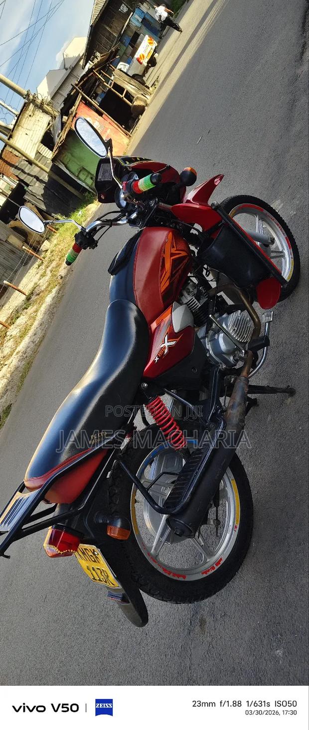 TVS HLX Plus ES 2025 Red - thumbnail 5