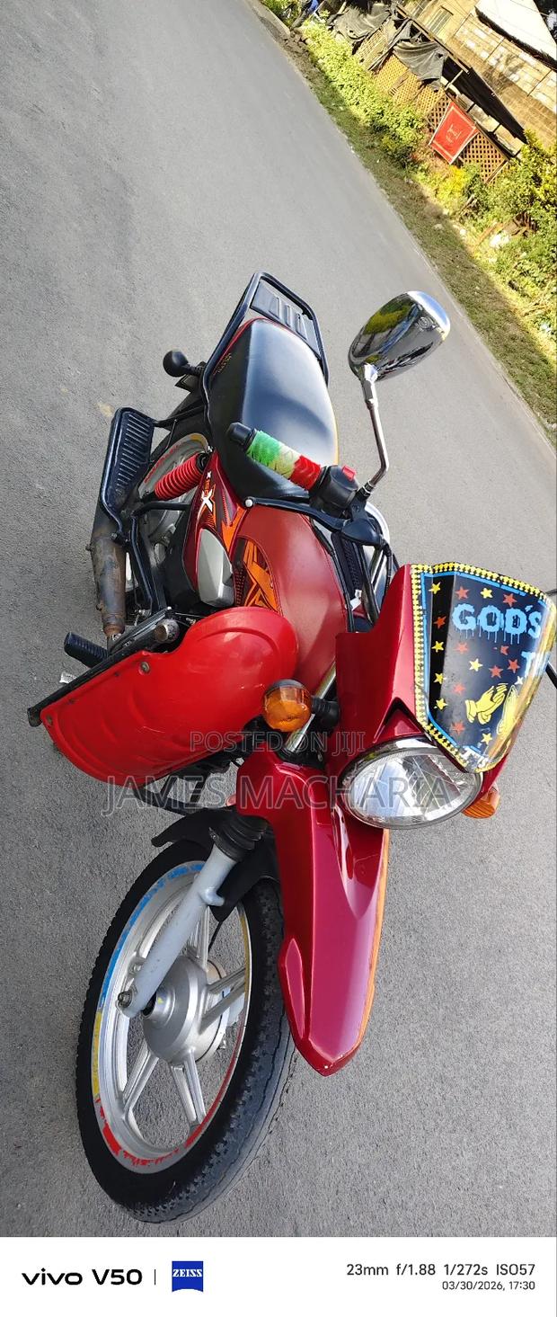 TVS HLX Plus ES 2025 Red - thumbnail 6