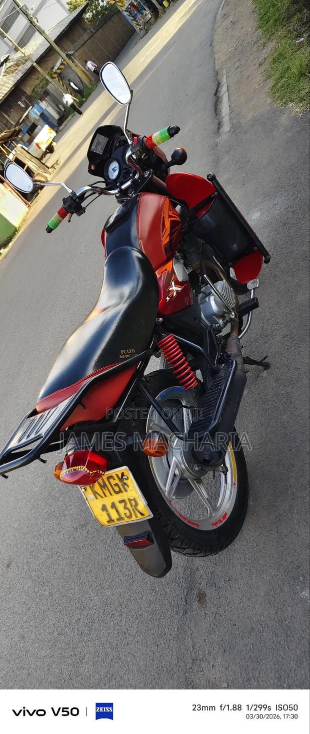 TVS HLX Plus ES 2025 Red - thumbnail 7