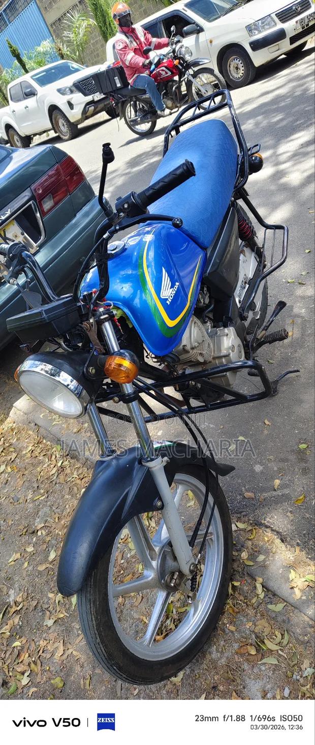 Honda CB 2025 Blue - thumbnail 6