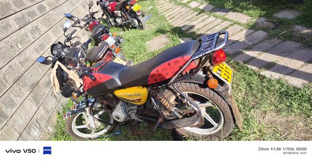 Bajaj Boxer 100 2025 Red - thumbnail 2