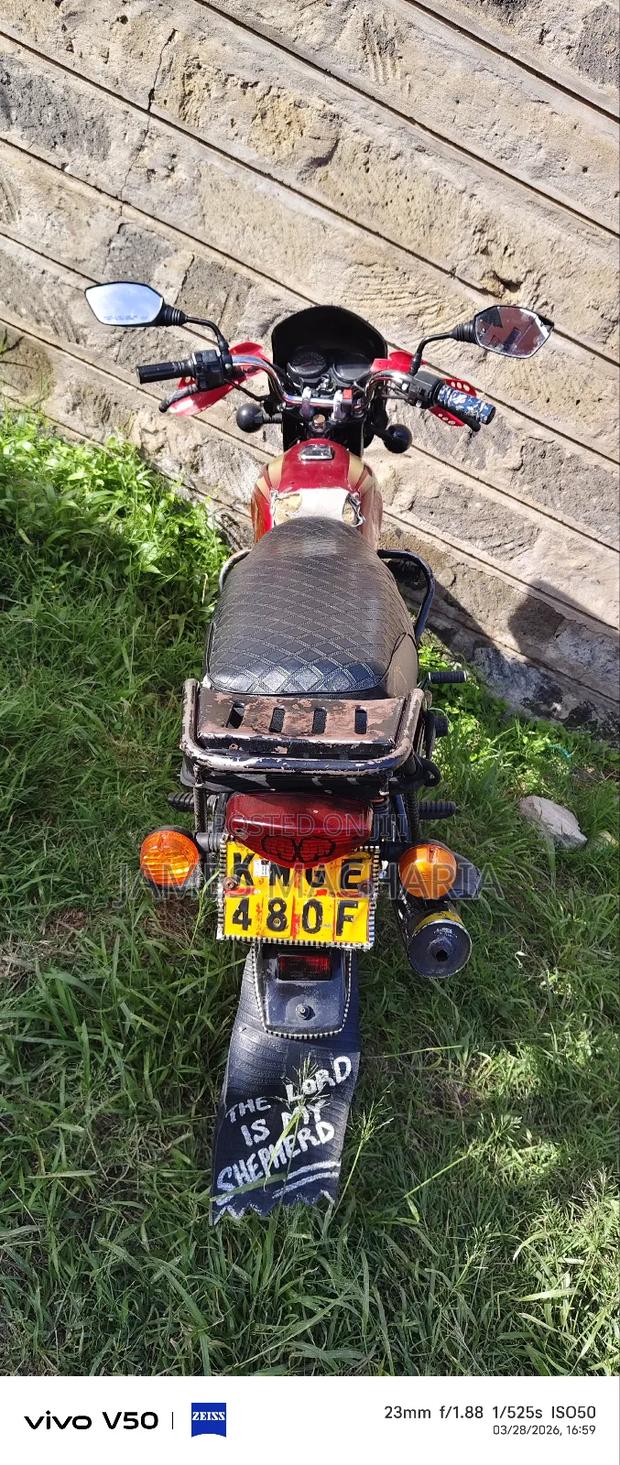 Bajaj Boxer 100 2025 Red - thumbnail 7