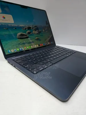 Laptop Apple MacBook Air 2022 M2 16GB Apple M2 SSD 512GB