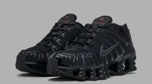 Nike Shox – Black – Trendy Streetwear Sneakers