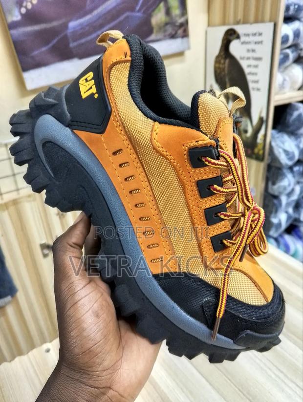 Caterpillar Men’S Shoes – Durable Work Casual Sneakers