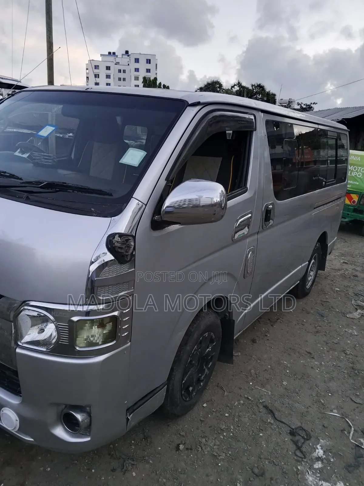 Toyota HiAce 2017 Silver