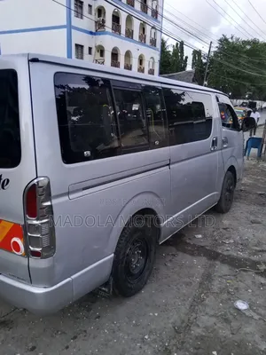 Toyota HiAce 2017 Silver
