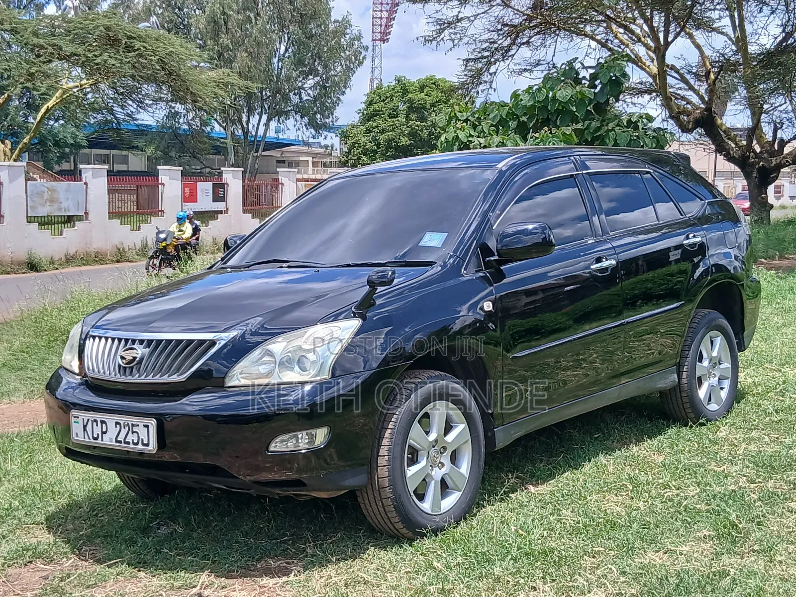 Toyota Harrier 2.4 2012 Black