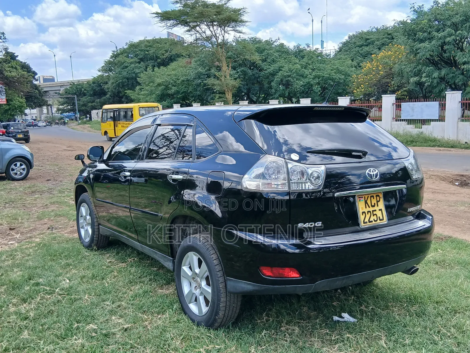 Toyota Harrier 2.4 2012 Black