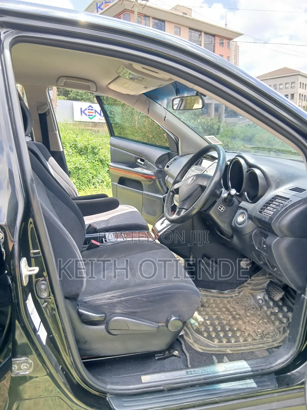 Toyota Harrier 2.4 2012 Black