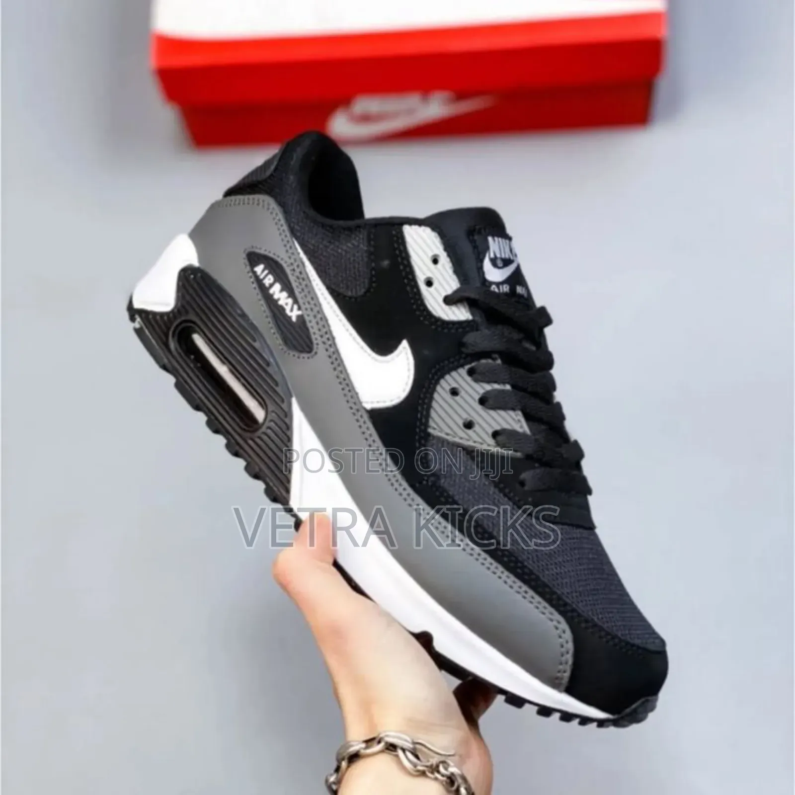 Airmax 90 Gore-Tex Dark Smoke Grey Colourway