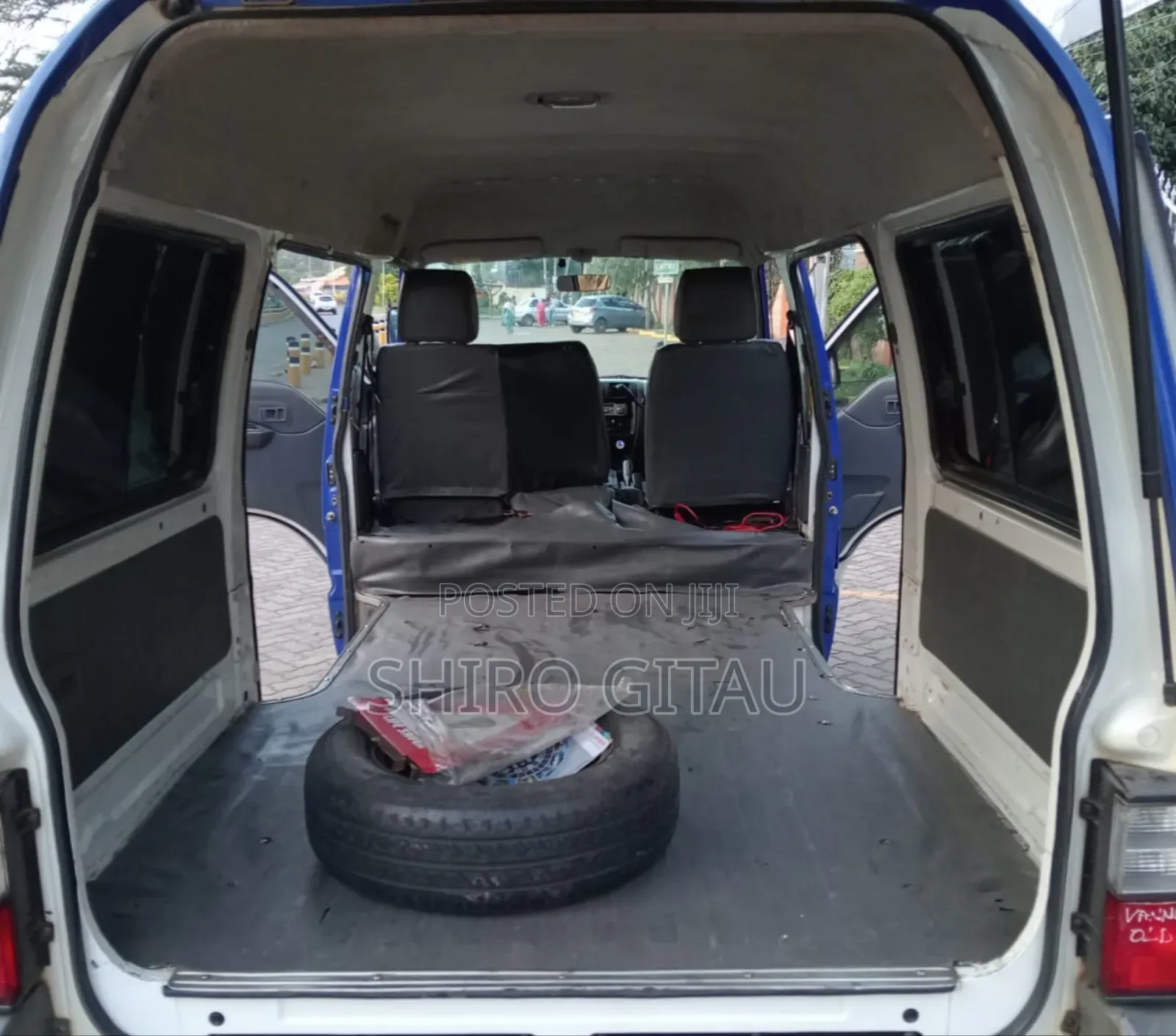 Mazda Bongo 2013 Blue