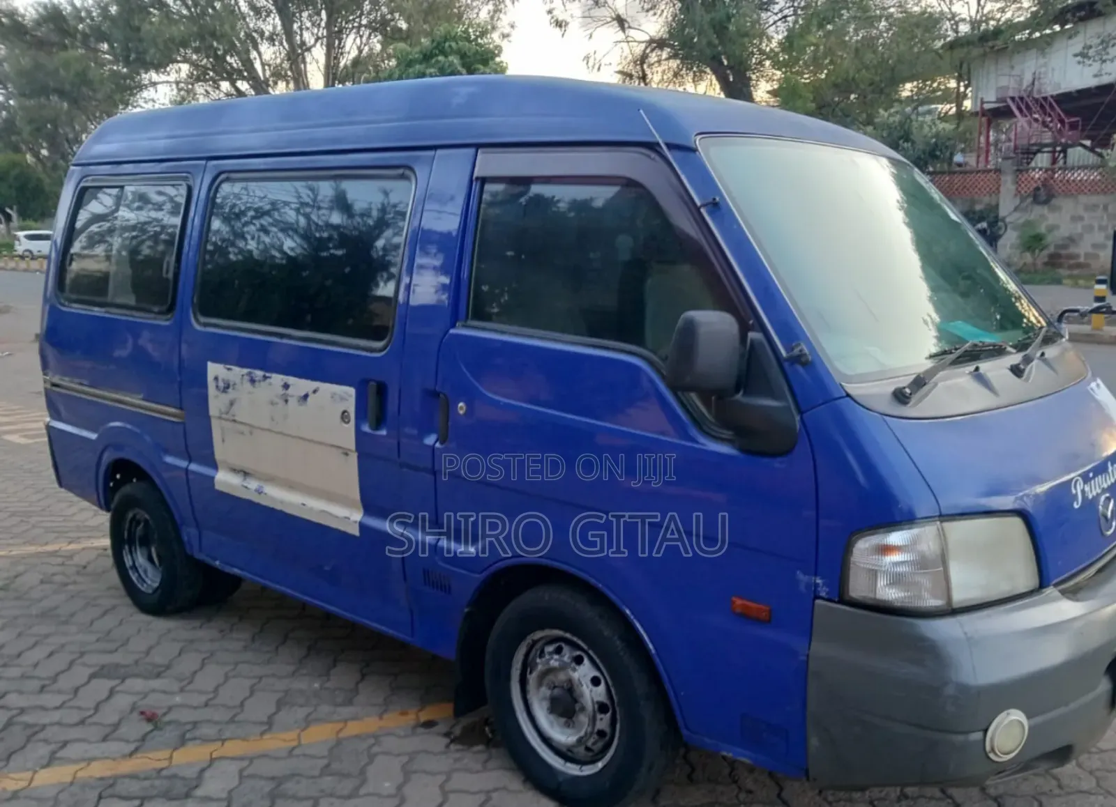 Mazda Bongo 2013 Blue