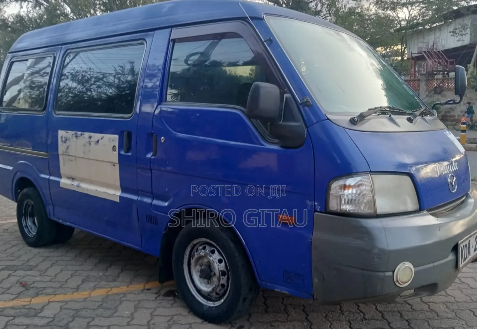 Mazda Bongo 2013 Blue