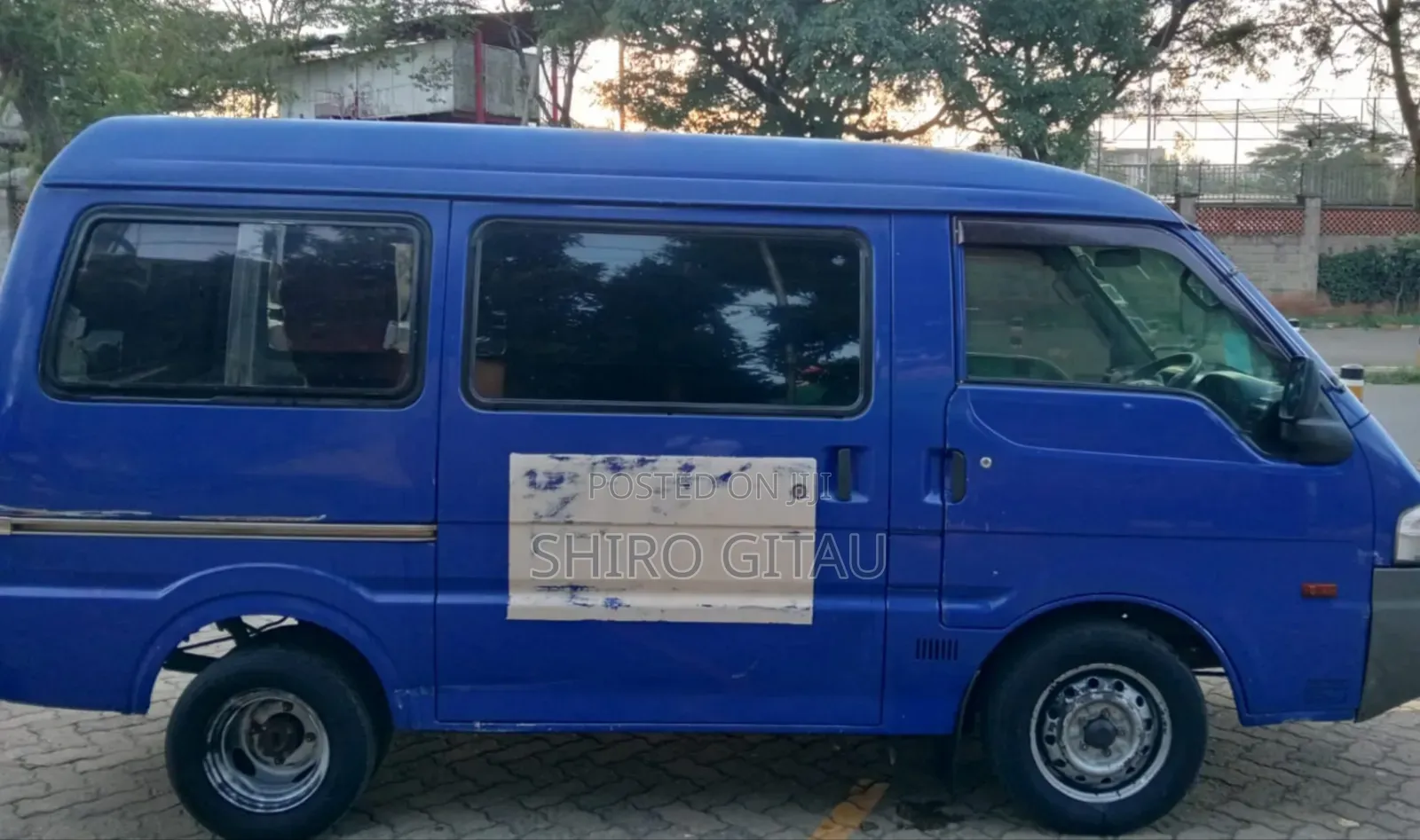 Mazda Bongo 2013 Blue