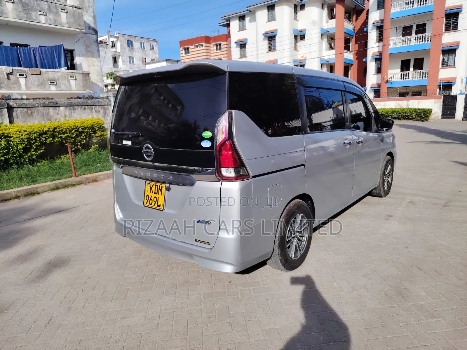 Nissan Serena 2016 Silver