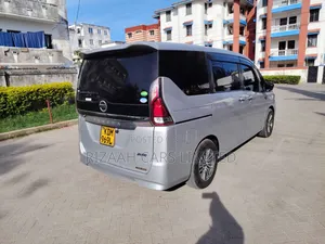 Nissan Serena 2016 Silver