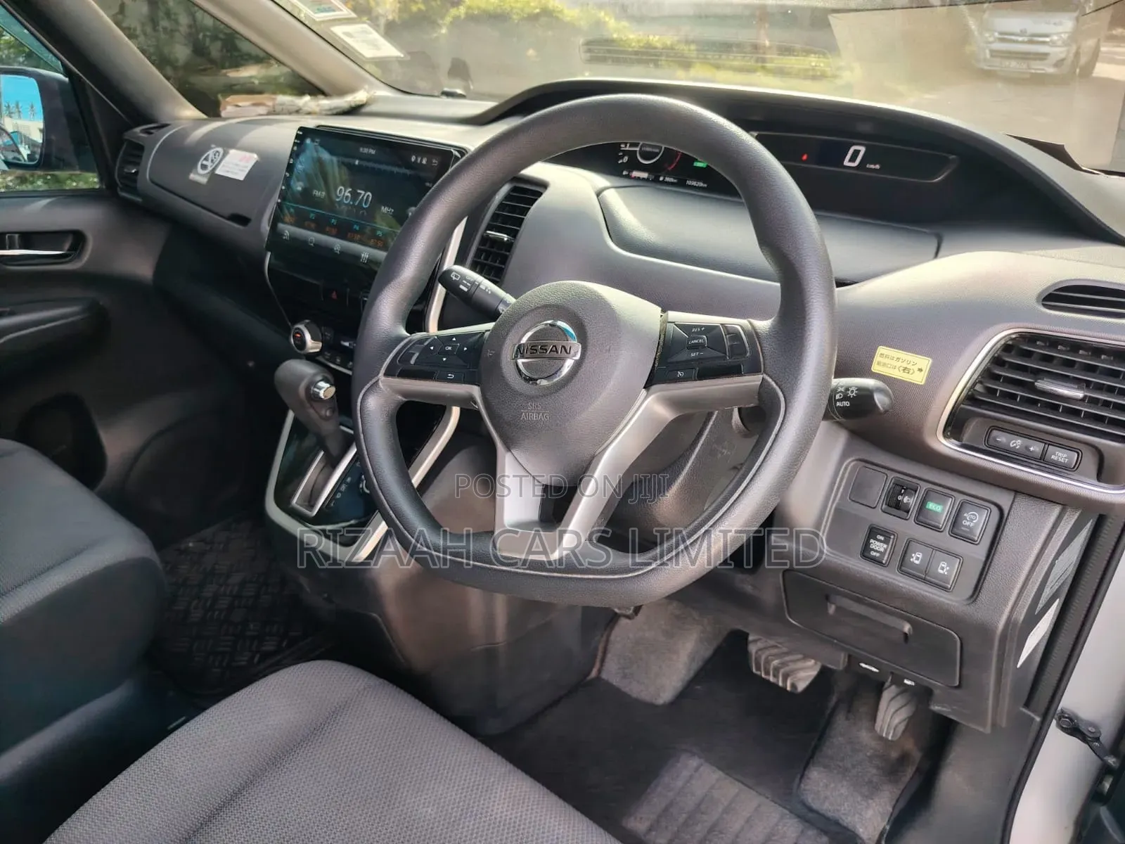 Nissan Serena 2016 Silver