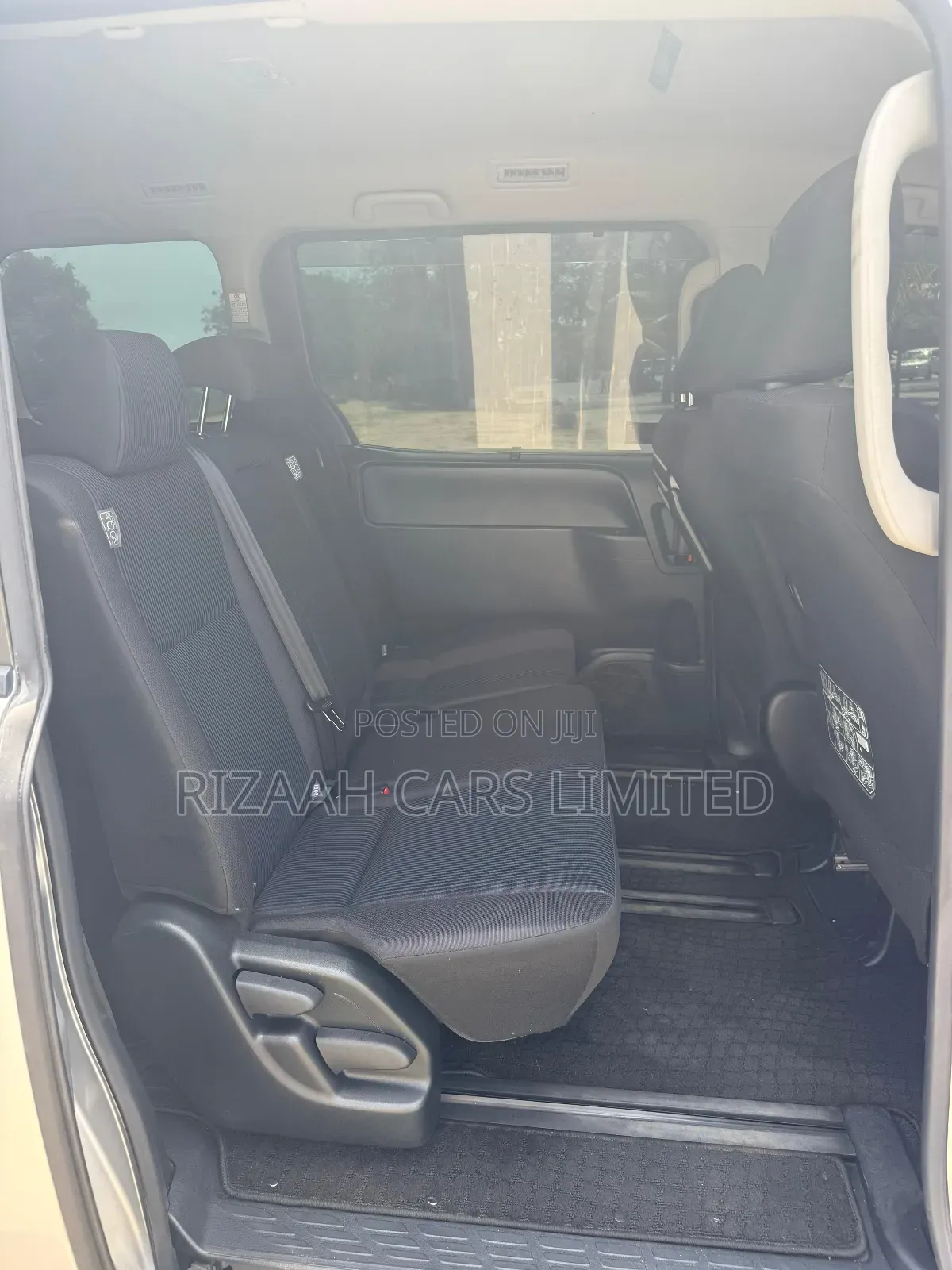 Toyota Noah 2018 Silver