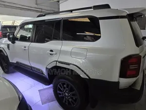 Toyota Land Cruiser Prado 2024 Pearl