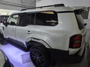 Toyota Land Cruiser Prado 2024 Pearl
