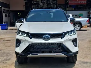 Toyota Fortuner 2.8 D AWD 2021 White