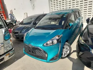Toyota Sienta 2018 Green