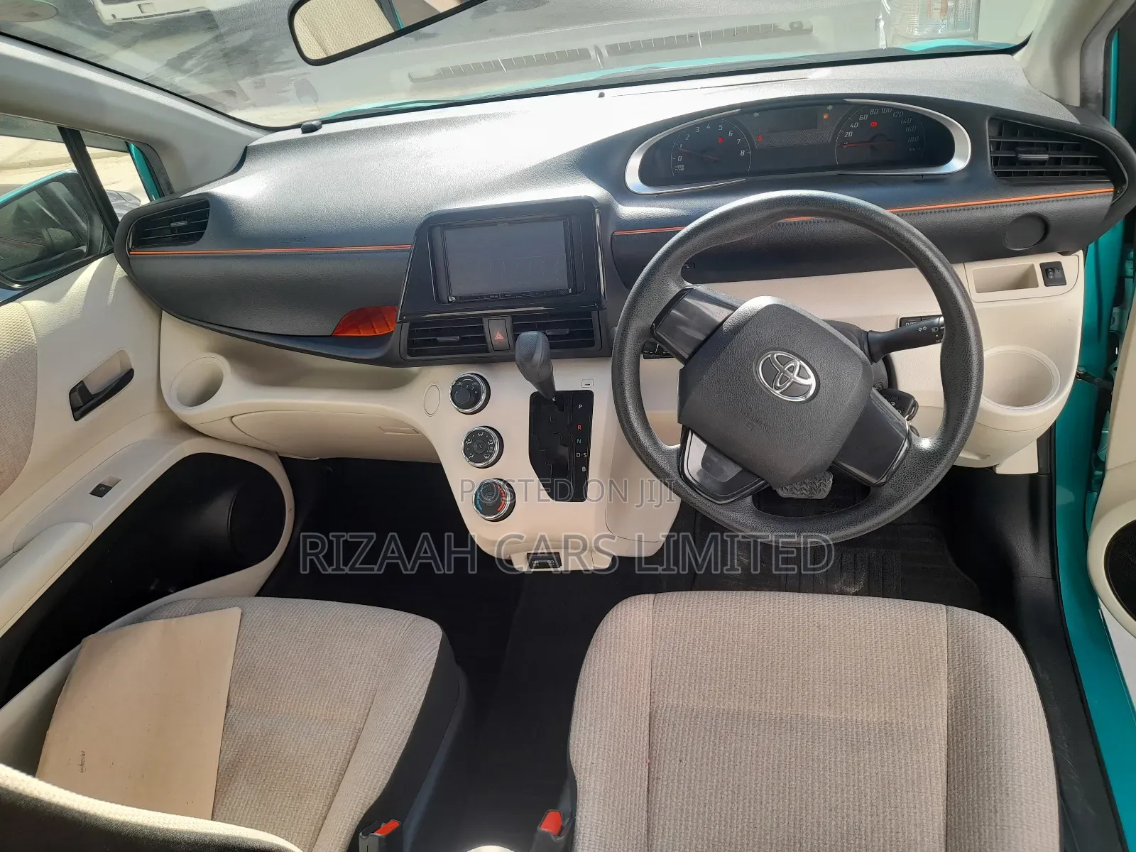 Toyota Sienta 2018 Green