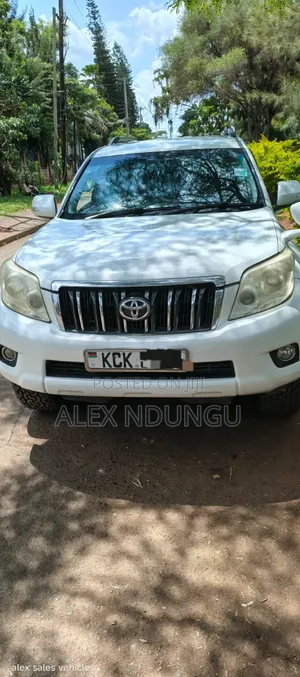 Toyota Land Cruiser Prado 2010 White