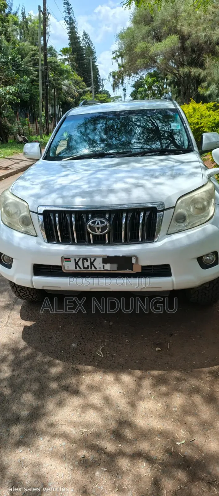 Toyota Land Cruiser Prado 2010 White